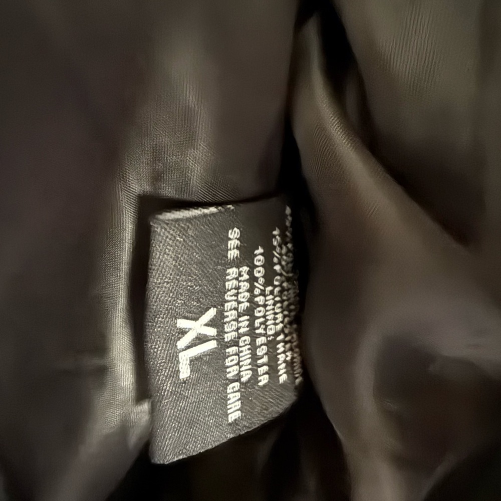 Black Jacket - Picture 5 of 11
